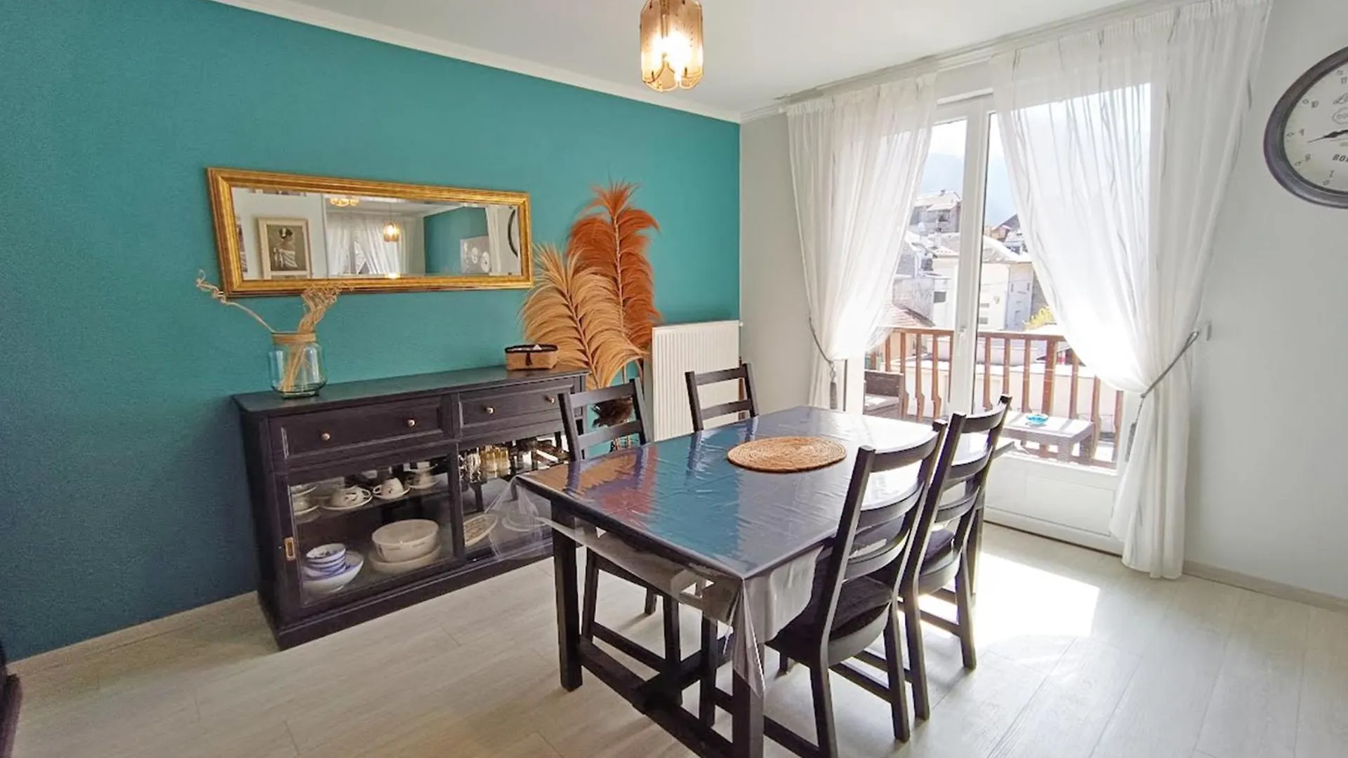 Chez Celeste, Luchon Centre, T2 Bis, 4 Personnes location